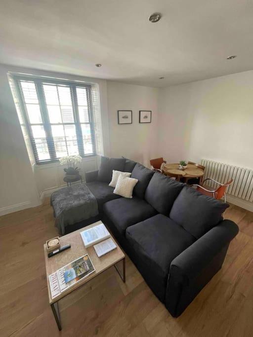 דירות Abergavenny Center 2-Bed Flat מראה חיצוני תמונה