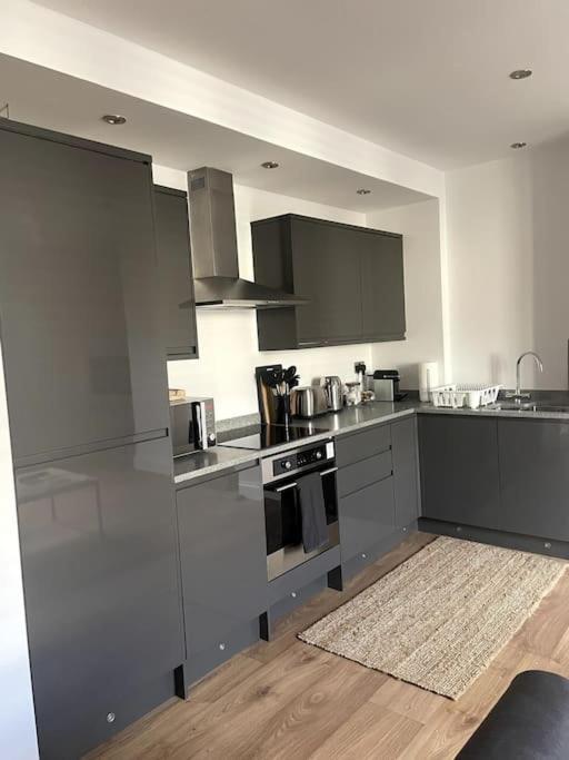 דירות Abergavenny Center 2-Bed Flat מראה חיצוני תמונה