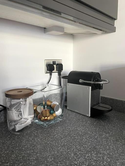 דירות Abergavenny Center 2-Bed Flat מראה חיצוני תמונה